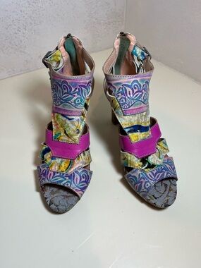L’Artiste Colorful Floral Pattern Women's Heeled Sandals size 38